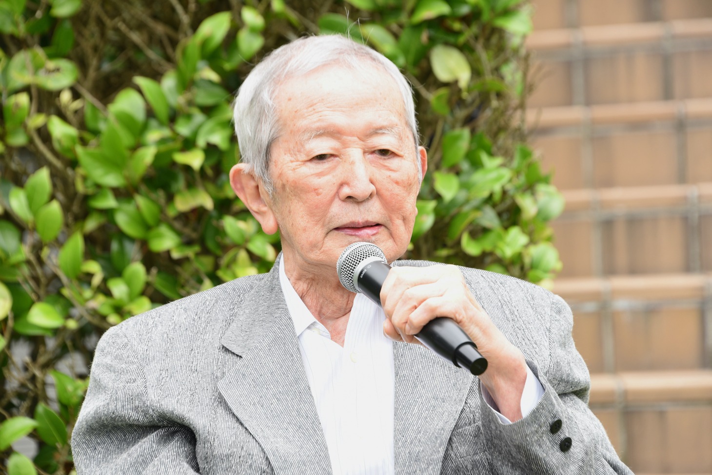 山内静夫