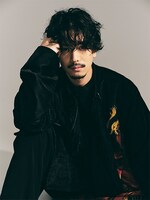 装苑9月号より。（撮影：田中雅也［TRON］）