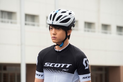 伊藤健太郎演じる今泉俊輔。