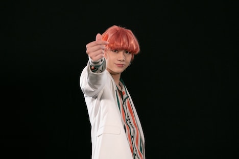 佐藤流司演じる岸蛍の変装姿。