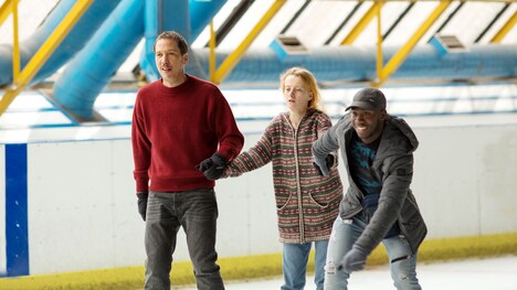 「スペシャルズ！ ～政府が潰そうとした自閉症ケア施設を守った男たちの実話～」新場面写真