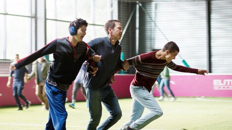 「スペシャルズ！ ～政府が潰そうとした自閉症ケア施設を守った男たちの実話～」新場面写真