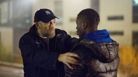 「スペシャルズ！ ～政府が潰そうとした自閉症ケア施設を守った男たちの実話～」新場面写真