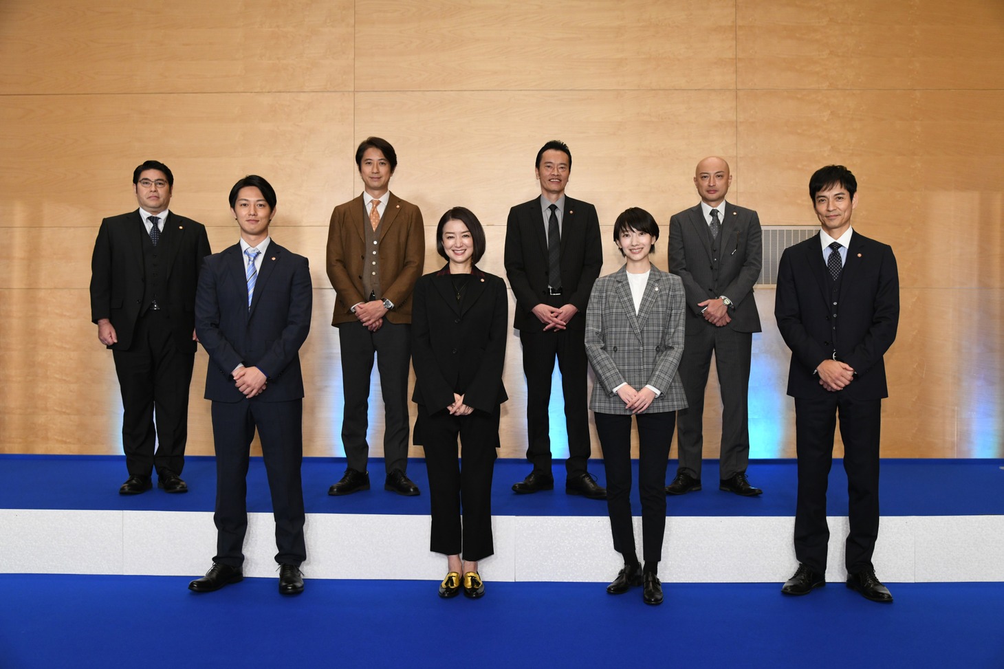 会見の様子。