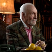 「ナイブズ・アウト」同時再生会が開催、劇中に登場したマグカップを抽選で贈呈