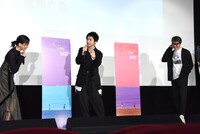 左から芋生悠、村上虹郎、豊原功補。