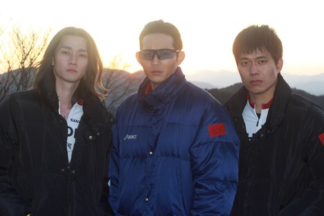 左から柳俊太郎、竜星涼、菅原健。