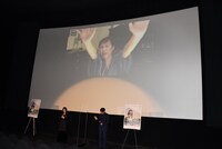 ロサンゼルスからリモートで参加した桃井かおり。