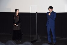 左から清原果耶、藤井道人。