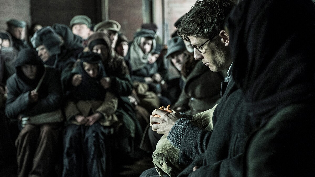 ウクライナに潜入したジャーナリストが見たものは…「赤い闇」新写真3点公開