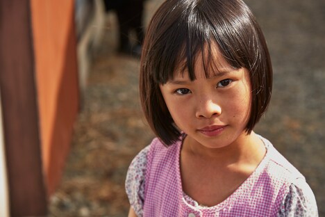 「さくら」より、てん子演じる長谷川美貴。(c)西加奈子／小学館 (c)2020「さくら」製作委員会