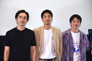 左から片山享、DEG、安楽涼。