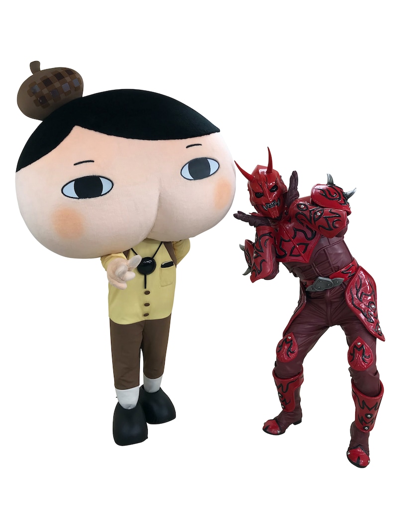 左からおしりたんてい、モモタロス。