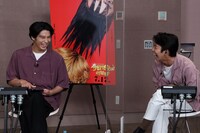 左から賀来賢人、仲野太賀。