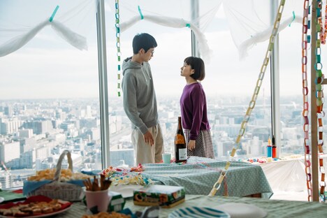 「ジオラマボーイ・パノラマガール」より、鈴木仁演じる神奈川ケンイチ（左）と山田杏奈演じる渋谷ハルコ（右）。