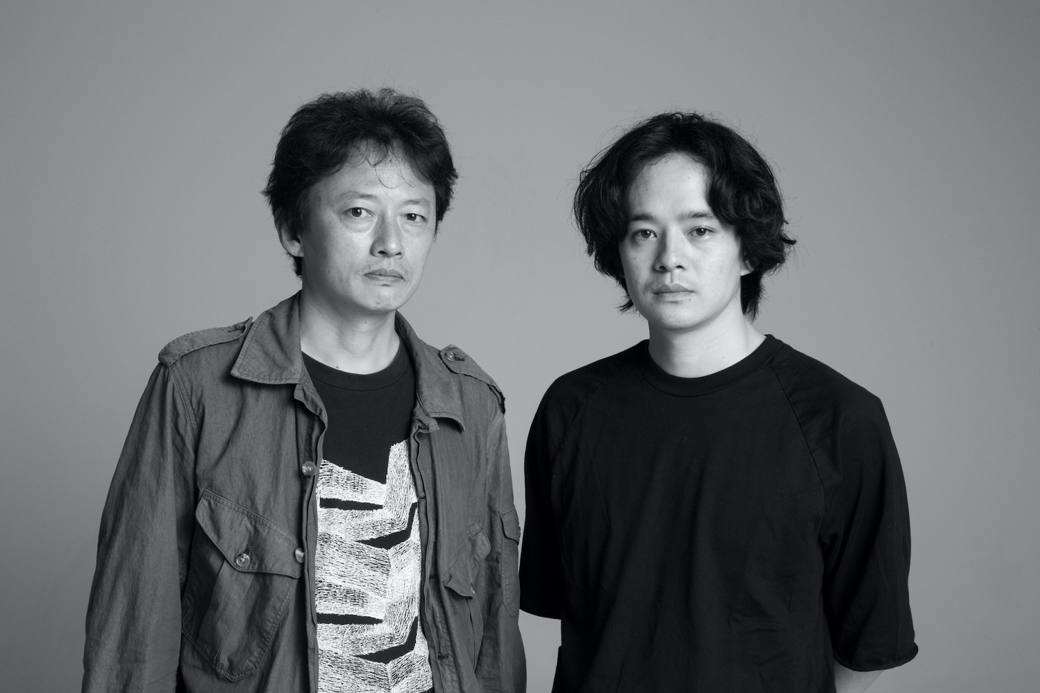 左から千松信也、池松壮亮。（撮影：大森克己）