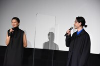 左から榮倉奈々、菅田将暉。