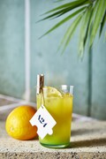 東京・六本木 蔦屋書店「BOOK & BAR-LOUNGE」で提供されるオリジナルカクテル(税込1210円)。