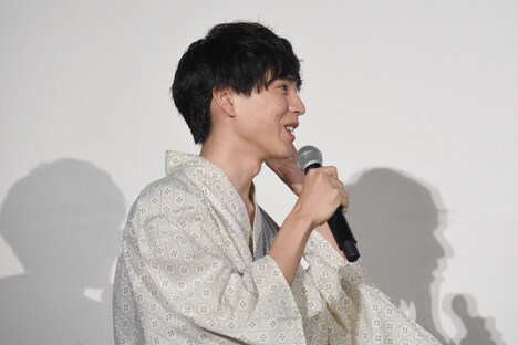 理想のデートプランを永瀬廉に伝える坂東龍汰。