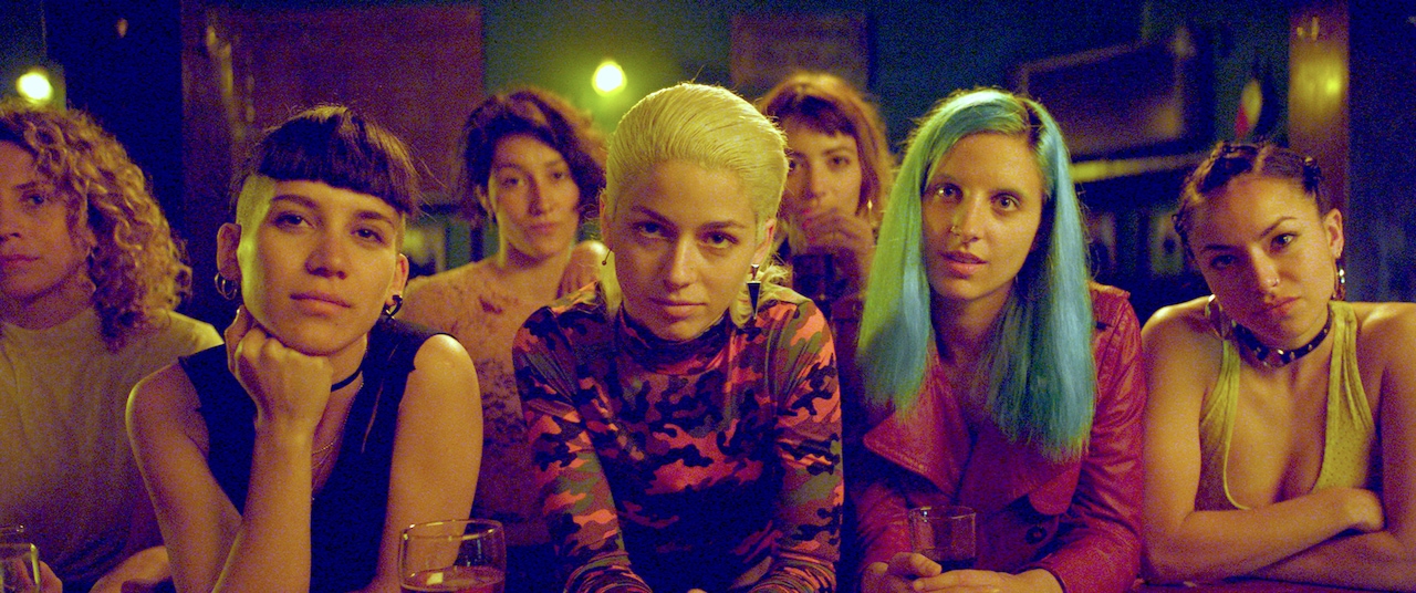 夏木マリや城定秀夫がチリ映画「エマ、愛の罠」に驚嘆、辛酸なめ子のイラストも