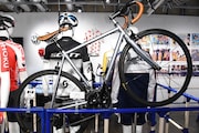 小野田坂道のロードレーサー。