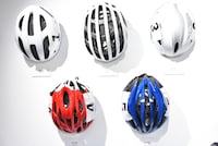 総北メンバーのヘルメット。