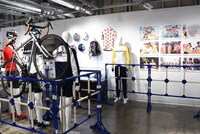 「弱虫ペダル ART&MOVIE EXHIBITION」の様子。