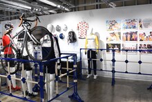 「弱虫ペダル ART&MOVIE EXHIBITION」の様子。