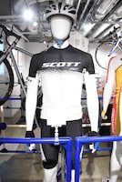 今泉俊輔のサイクルウェア。