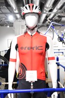 鳴子章吉のサイクルウェア。