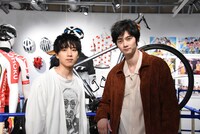 左から坂東龍汰、柳俊太郎。