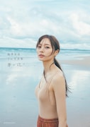 梅澤美波1st写真集「夢の近く」通常版表紙 (c)東京祐