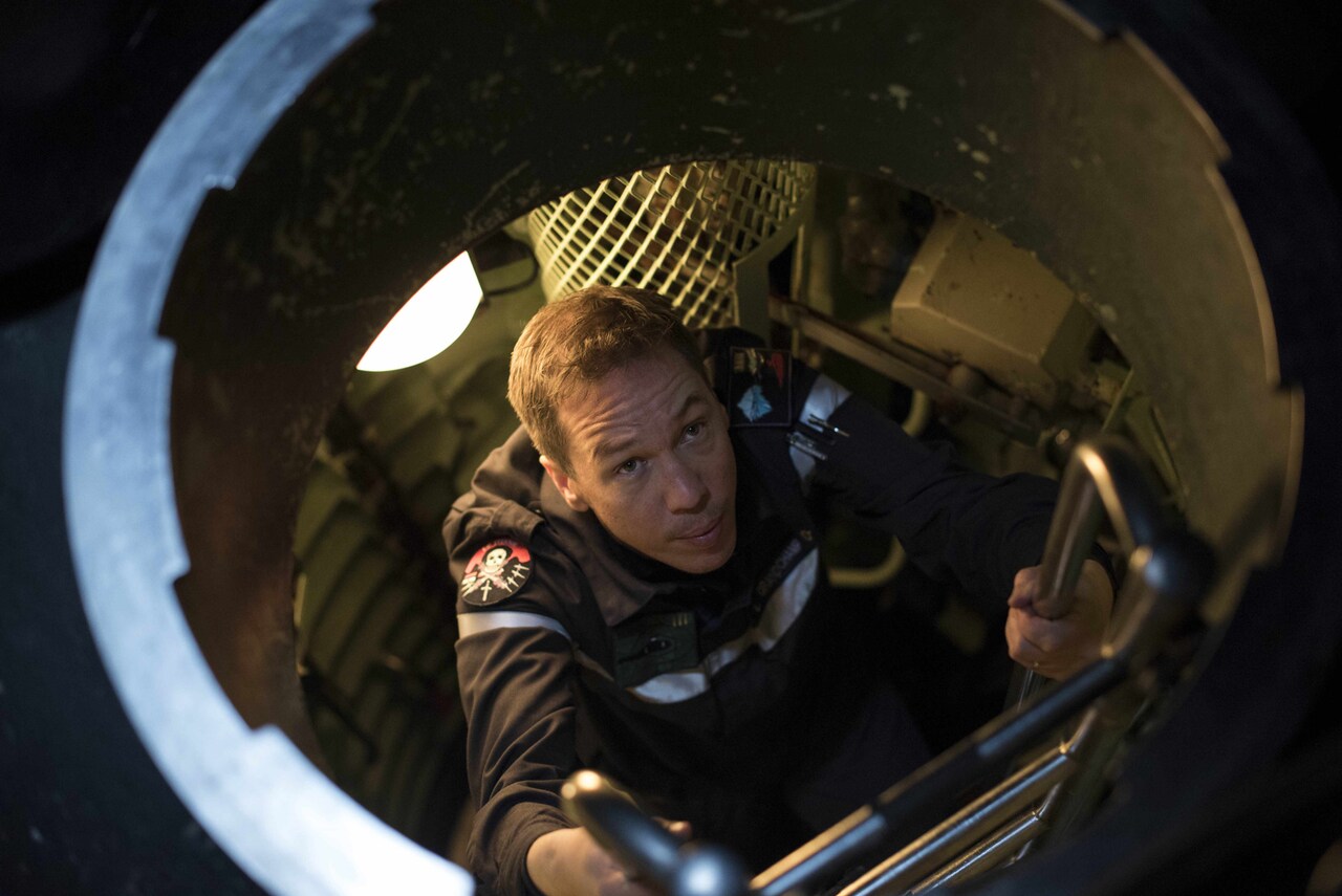 潜水艦VSヘリコプター、艦長がロケットランチャー放つ「ウルフズ・コール」本編映像