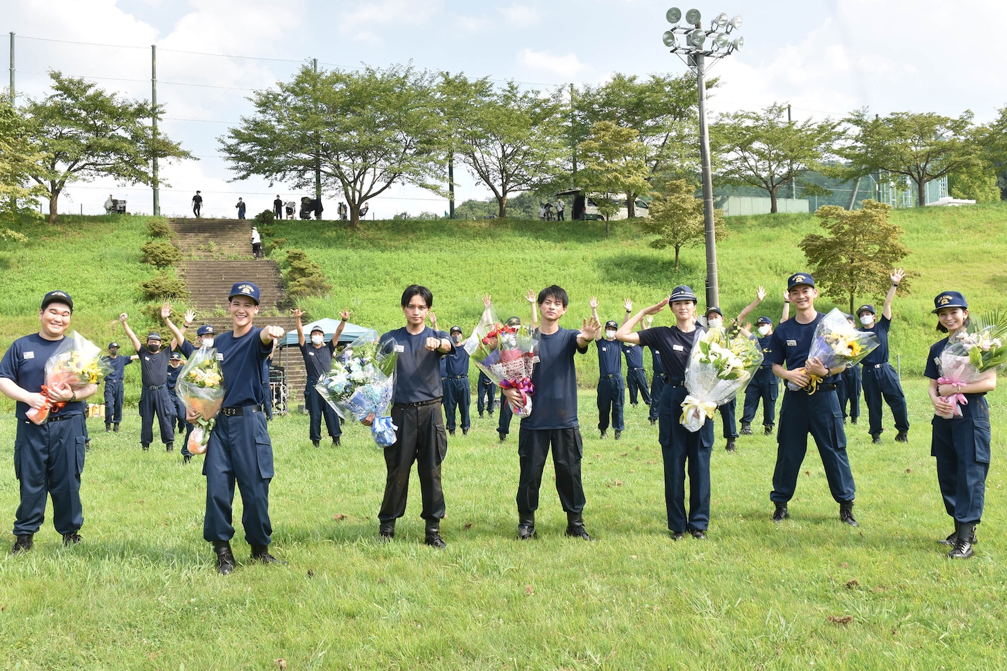 「未満警察 ミッドナイトランナー」の出演者たち。