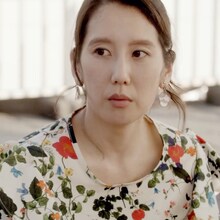 和田光沙演じる静。