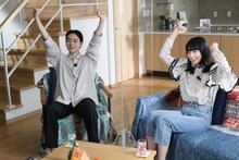 左から菅田将暉、小松菜奈。