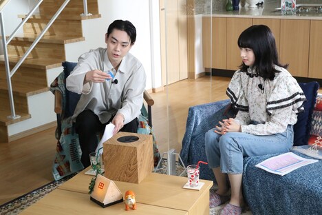 左から菅田将暉、小松菜奈。