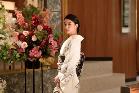 原口元子役の武井咲。