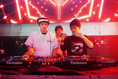 アゲ太郎役の北村匠海とと二宮健監督。