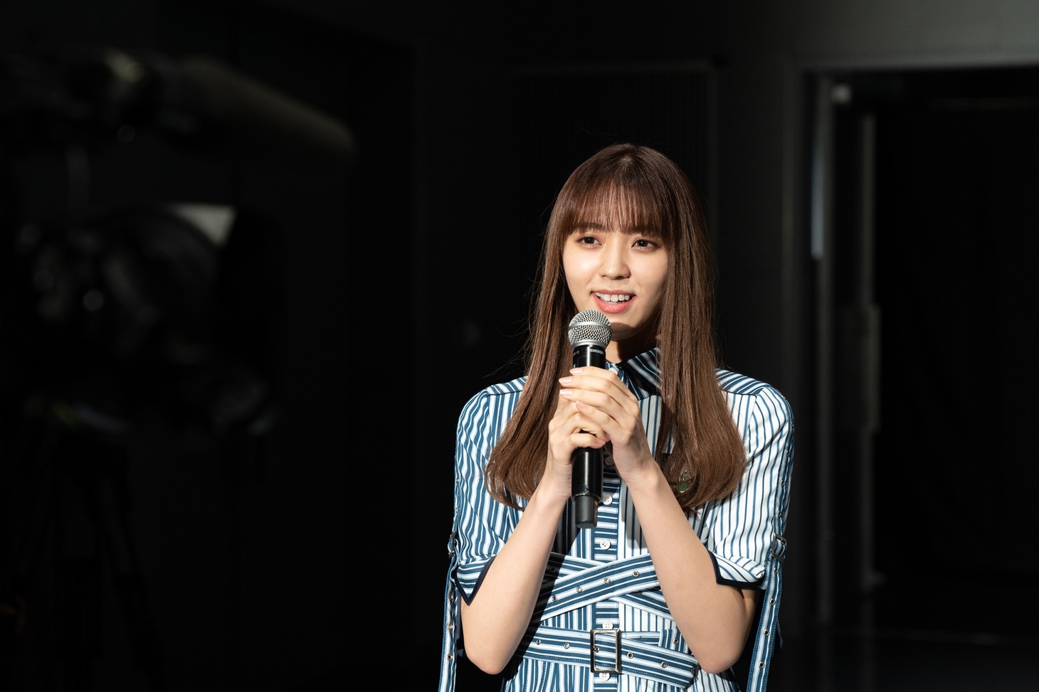 小林由依