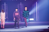 「第31回 マイナビ 東京ガールズコレクション 2020 AUTUMN/WINTER ONLINE」に登場した「17.3 about a sex」のキャストたち。