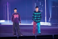 「第31回 マイナビ 東京ガールズコレクション 2020 AUTUMN/WINTER ONLINE」に登場した「17.3 about a sex」のキャストたち。
