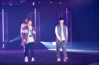 「第31回 マイナビ 東京ガールズコレクション 2020 AUTUMN/WINTER ONLINE」に登場した「17.3 about a sex」のキャストたち。