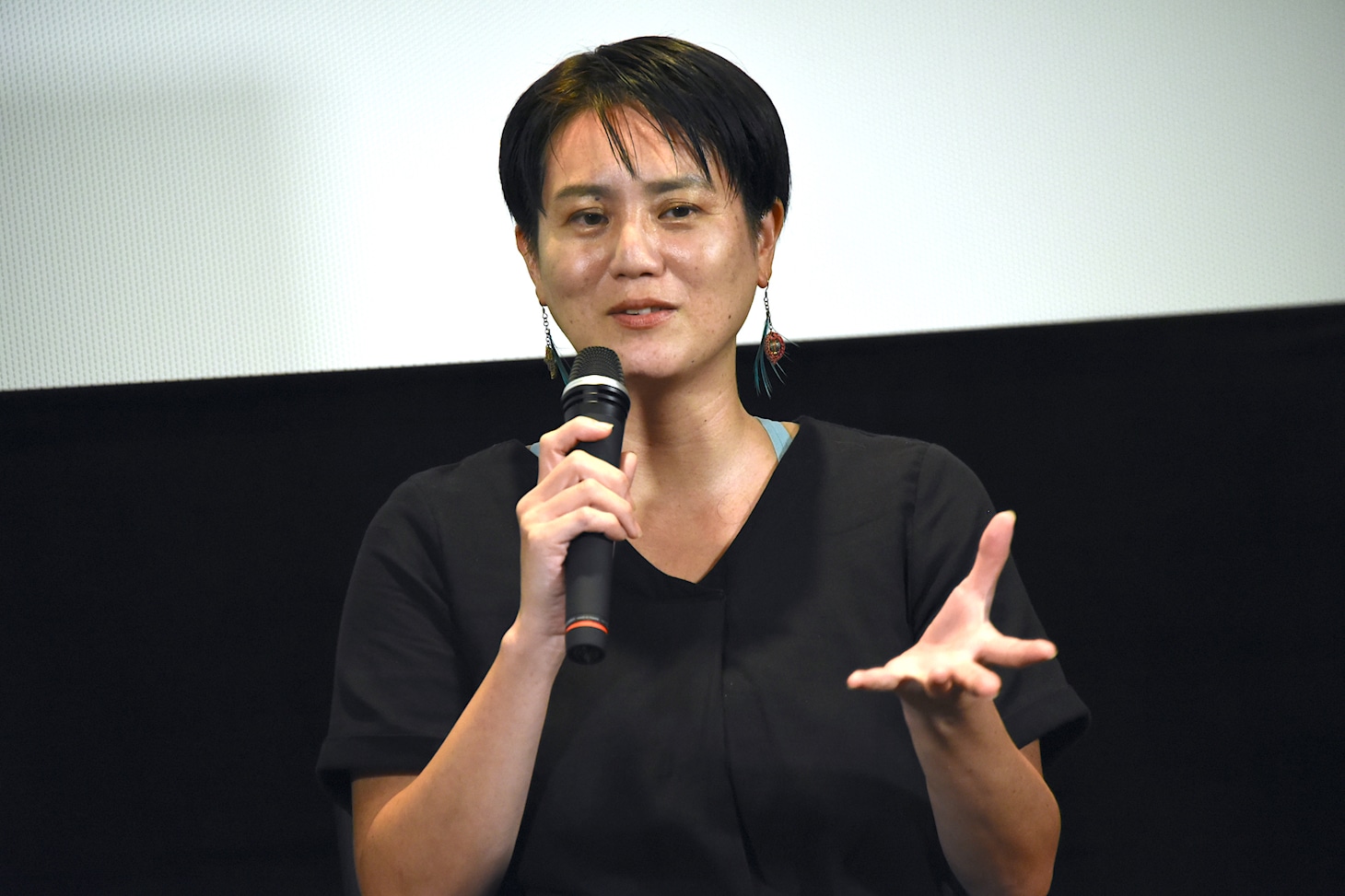 足立晃子氏