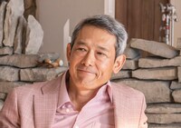 「空に住む」より、鶴見辰吾演じる小早川雅博。