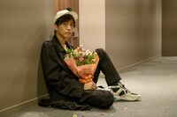 「空に住む」より、岩田剛典演じる時戸森則。