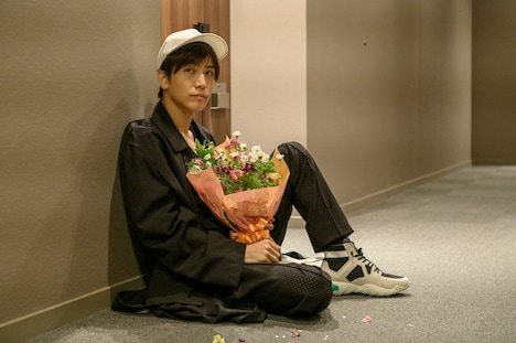 「空に住む」より、岩田剛典演じる時戸森則。