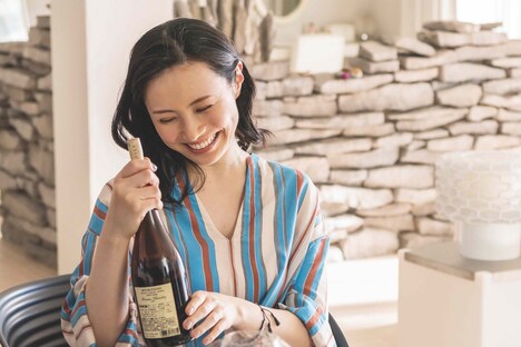 「空に住む」より、美村里江演じる小早川明日子。