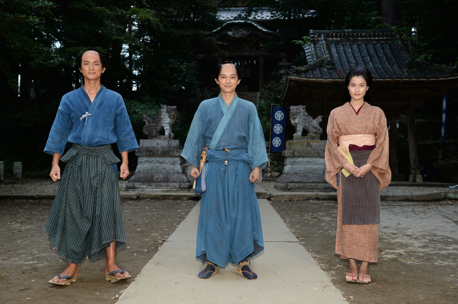 左から高良健吾、吉沢亮、橋本愛。