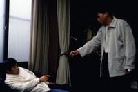 「蛇の道」 (c)KADOKAWA 1997